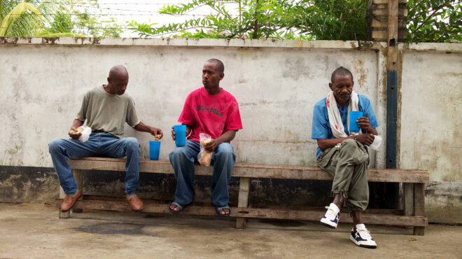 εγκλωβισμένες-στην-κόντρα-ηπα-κίνας-562492615