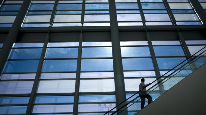 οδηγεί-το-κόστος-ζωής-σε-μια-νέα-μεγάλ-562484350