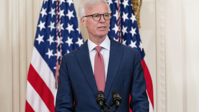 washington-post-ο-διευθύνων-σύμβουλος-φρεντ-ράιαν-562466854