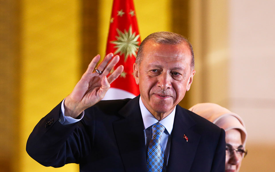 ερντογάν-οραματίζεται-ενισχυμένο-ρό-562450861
