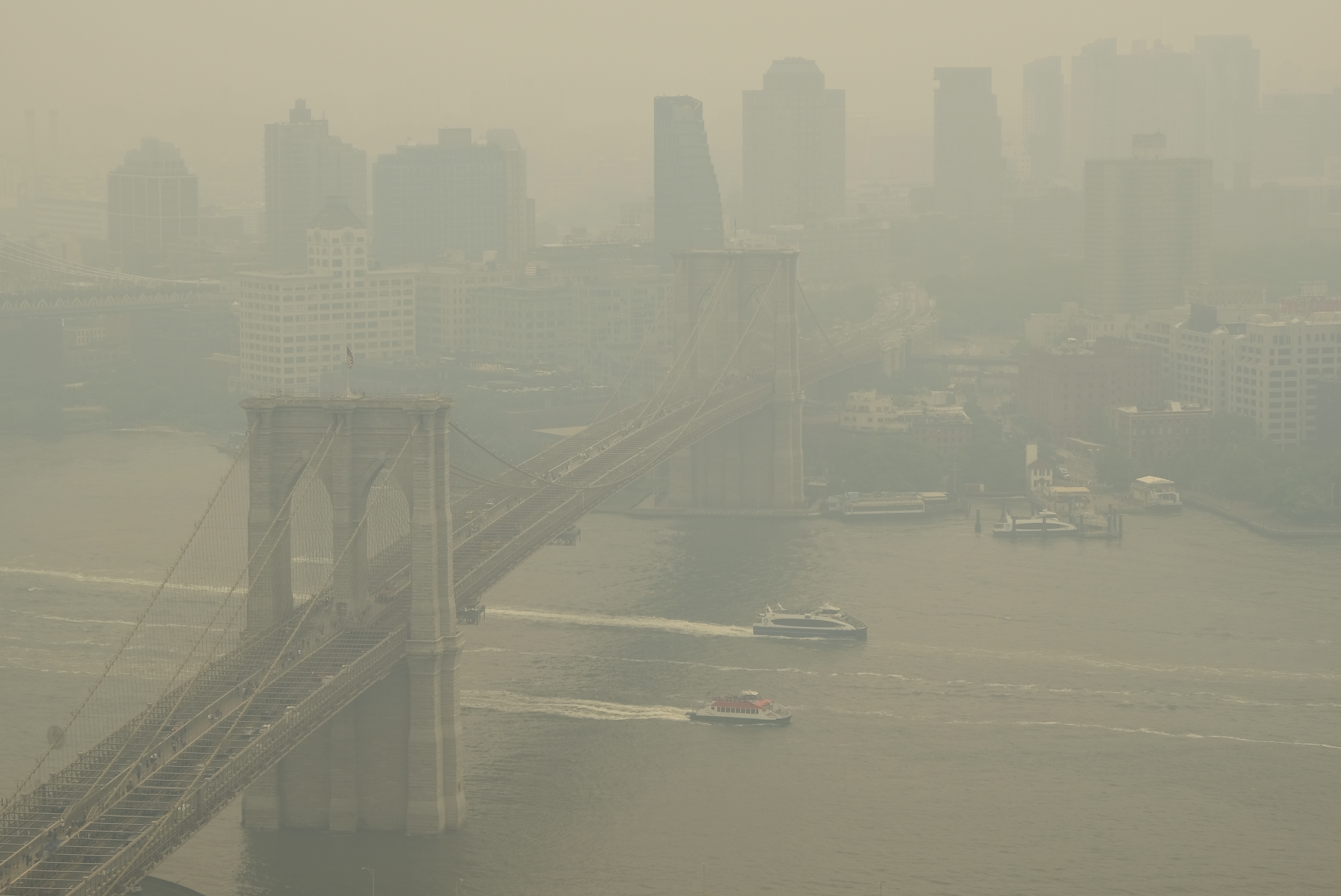 Οι πυρκαγιές στον Καναδά «έπνιξαν» τις ΗΠΑ – Απόκοσμες εικόνες στη Νέα Υόρκη-1