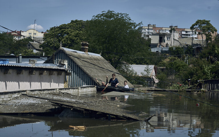 Ουκρανία: Η ζωή στο επίκεντρο της καταστροφής – Μαρτυρία από τη Χερσώνα