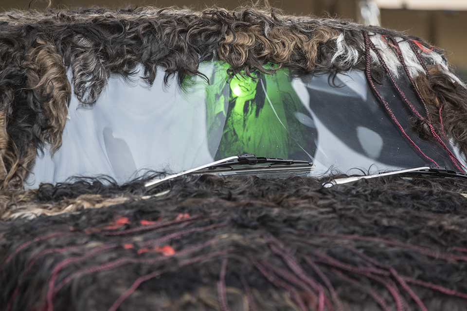 Διαφημιστική πινακίδα στην πρωθυπουργική κατοικία-3