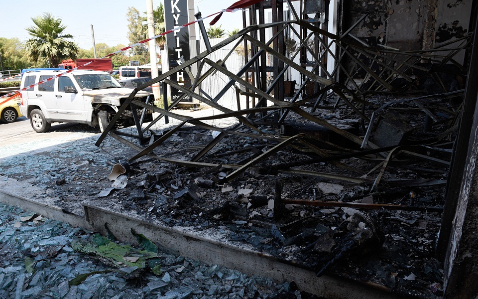 αλιμος-πιθανός-εμπρησμός-στο-κατάστη-562454812