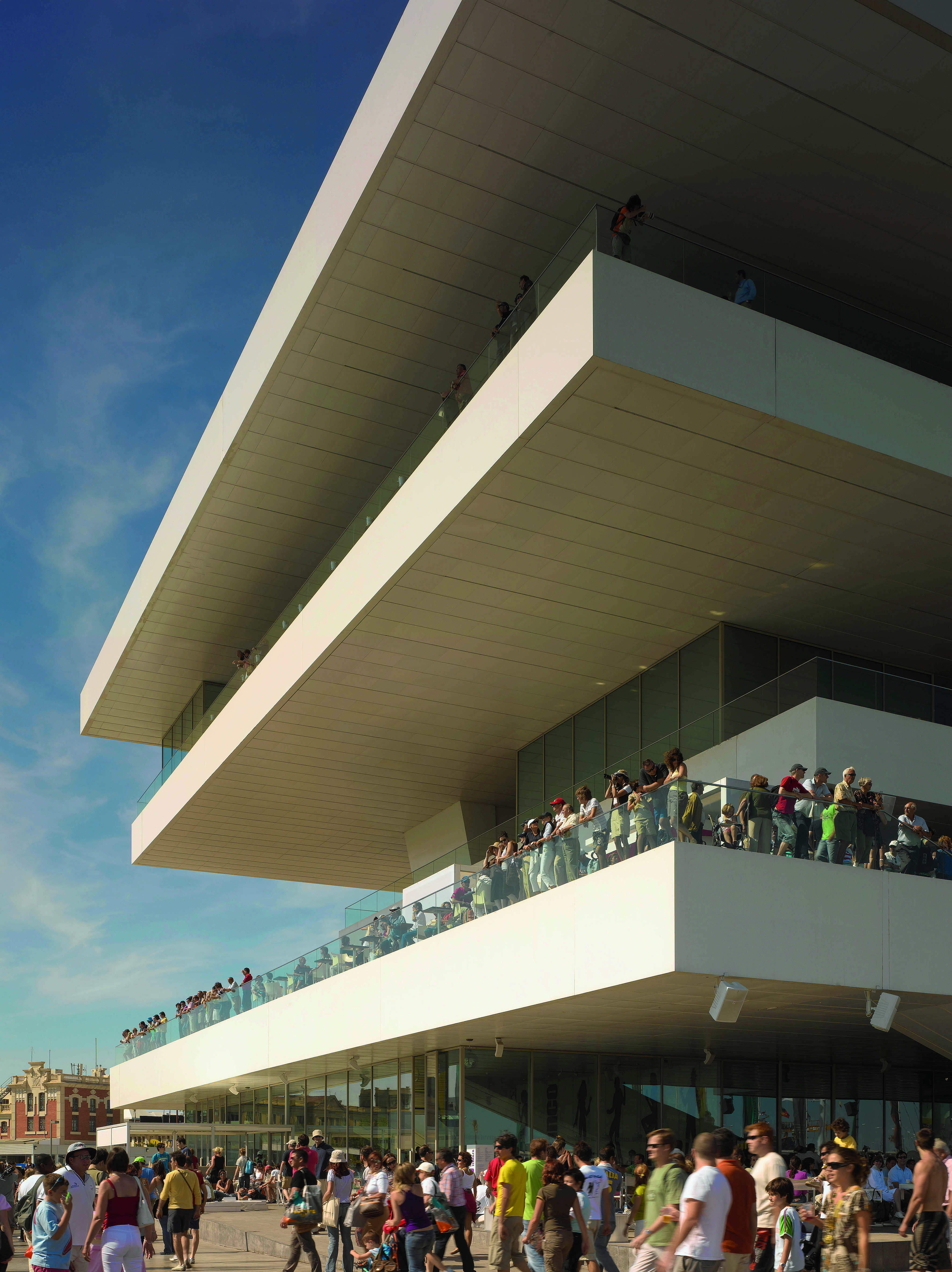 Ντέιβιντ Άλαν Τσίπερφιλντ: «Στην Αθήνα συναντάς ακόμα γειτονιές. Μου αρέσει!»-2