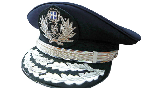 πώς-νιώθουν-οι-αστυνομικοί-όσο-φορούν-562472398