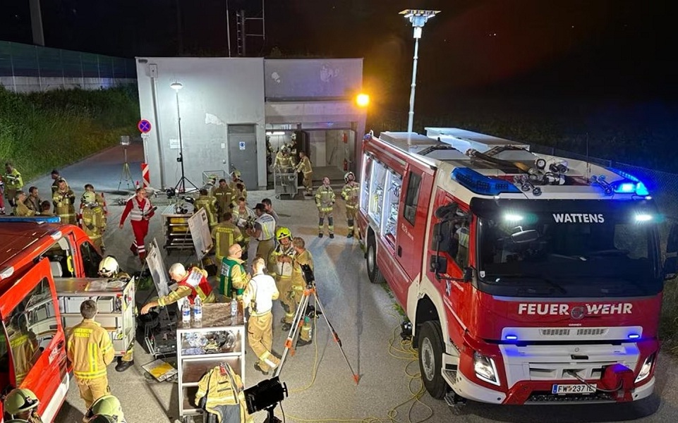 αυστρία-πυρκαγιά-σε-τρένο-απομάκρυ-562459375