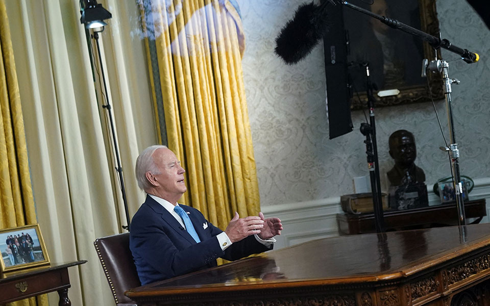 ηπα-ο-μπάιντεν-υπέγραψε-τον-νόμο-που-απ-562455037