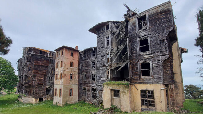 ορφανοτροφείο-πριγκήπου-σήμα-κινδύν-562486099