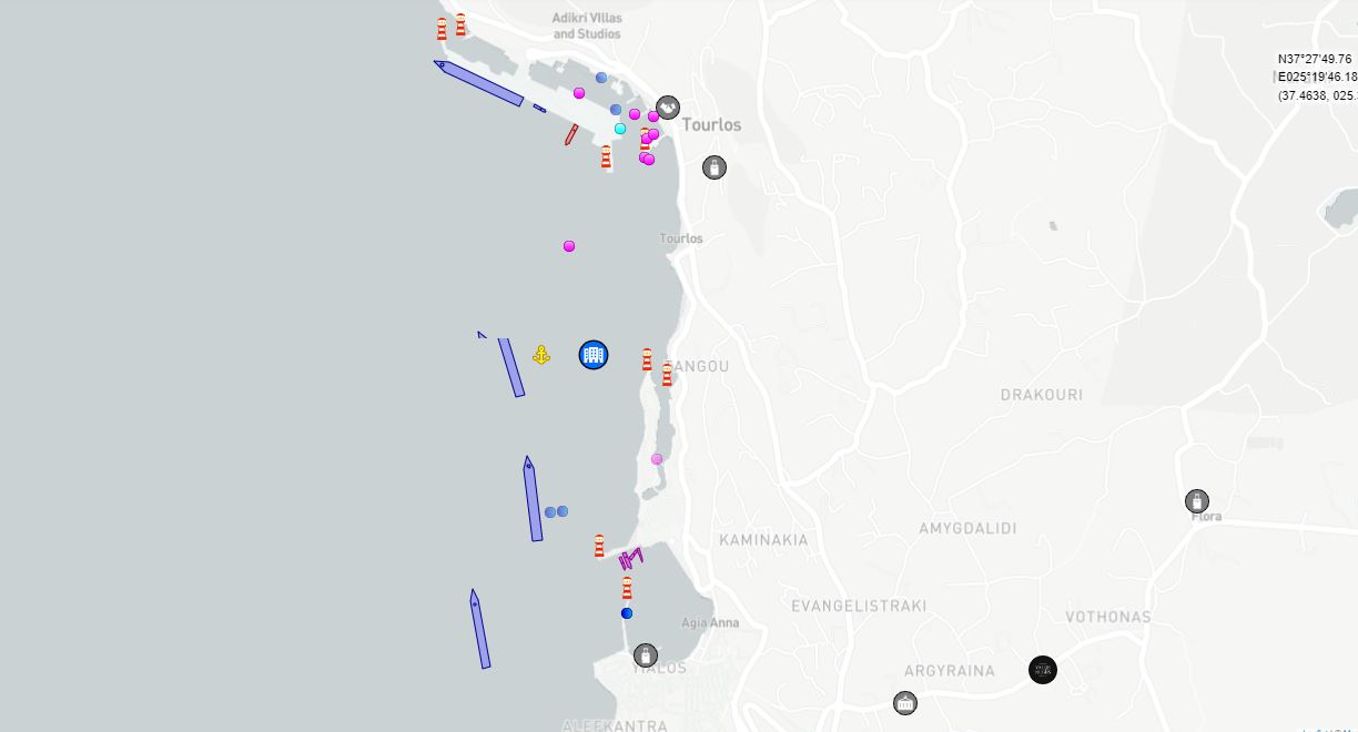 «Πάρκινγκ» κρουαζιερόπλοιων το λιμάνι της Μυκόνου-1