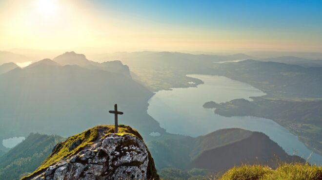ιταλία-πώς-οι-σταυροί-στις-κορυφές-των-562498207