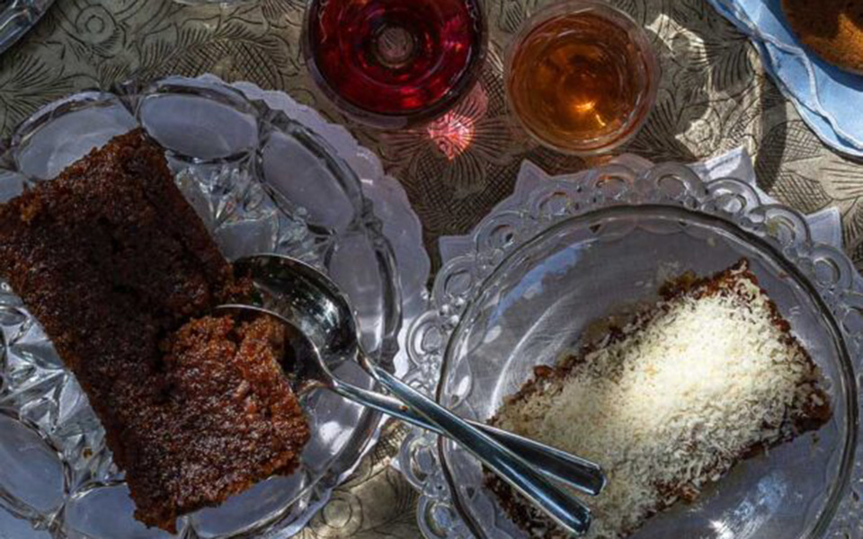 γιαουρτόπαστα-φλογέρες-ή-μουστοκούλ-562454350