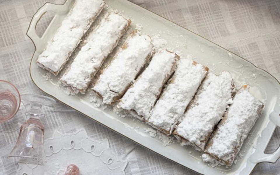 φλογέρες-από-φύλλο-κρούστας-γεμιστές-562454875