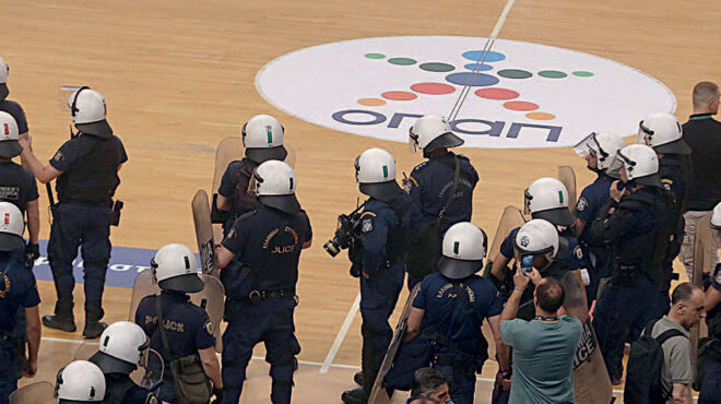 αιχμάλωτοι-της-οπαδικής-αλητείας-562476865