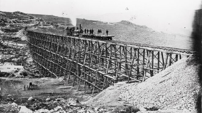 βιβλίο-ακολουθώντας-το-σιδερένιο-άλο-562485727