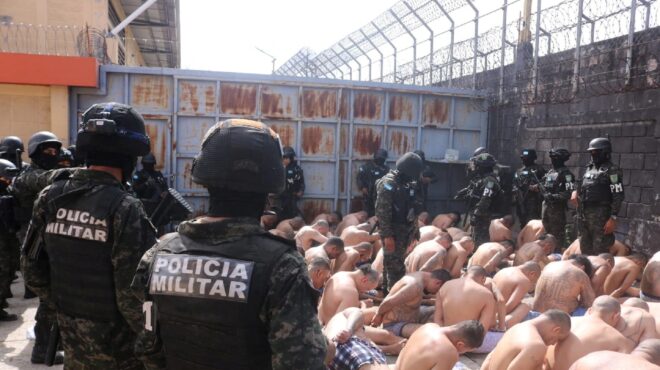 ονδούρα-ο-στρατός-παίρνει-τον-έλεγχο-τ-562492108