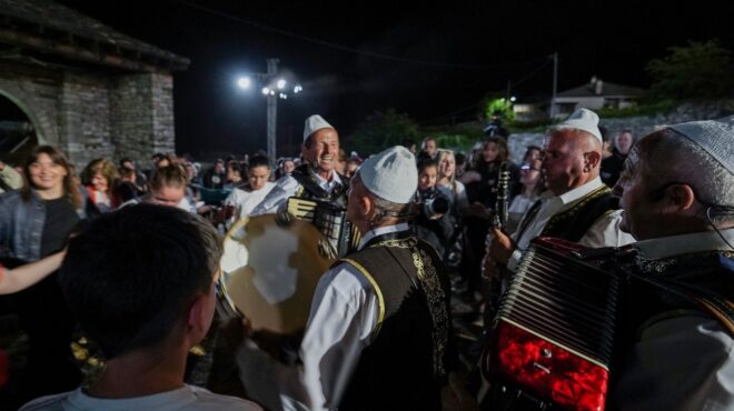 στην-κόνιτσα-τα-βουνά-τραγουδούν-αδιά-562468429