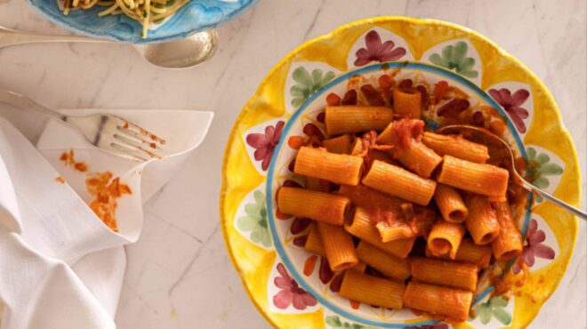 ο-luka-piscazzi-μάς-φτιάχνει-3-μακαρονάδες-που-δεν-562485439