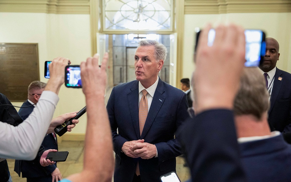 μακάρθι-μαύρη-μέρα-για-τις-ηπα-με-τη-δί-562461412