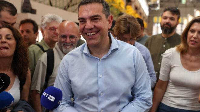 τσίπρας-συνάντηση-με-δημοσιογράφους-562488646