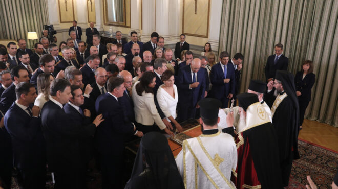 live-η-ορκωμοσία-της-νέας-κυβέρνησης-562492558