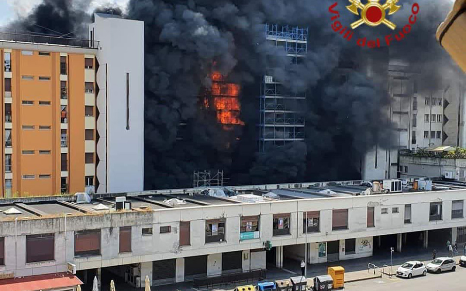 ιταλία-εκρηξη-σε-πολυκατοικία-στη-ρώμ-562454386