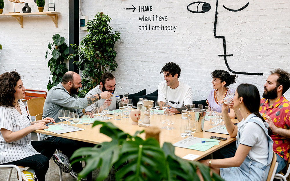 λευκό-ρούμι-το-αιώνια-αγαπημένο-σήμε-562450930