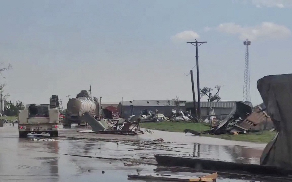 ΗΠΑ: Ανεμοστρόβιλος ισοπέδωσε κωμόπολη στο Τέξας (εικόνες)-2