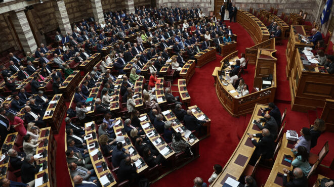 κερδίζει-έδρα-το-κκε-και-χάνει-μία-ο-συρ-562490839