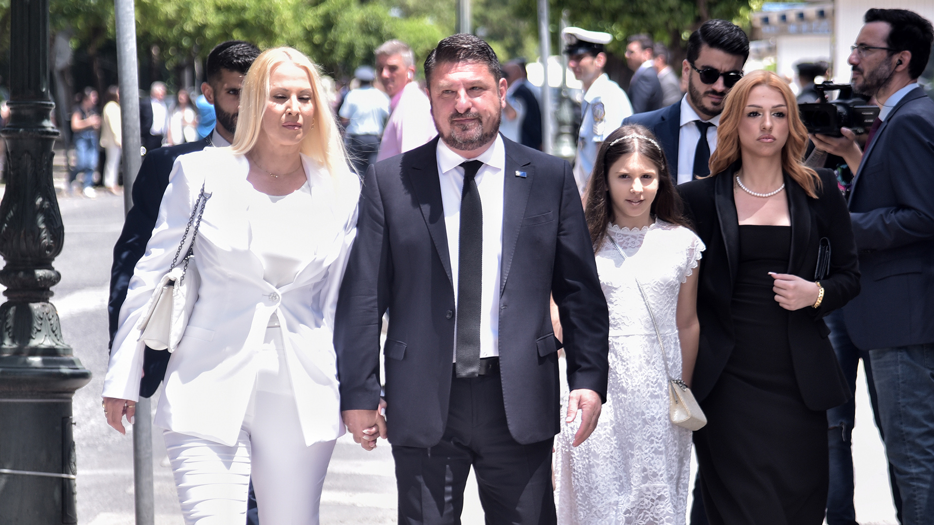 Ορκίστηκε η νέα κυβέρνηση-15