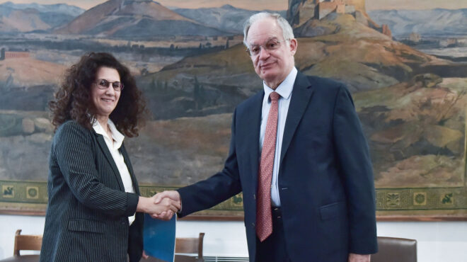 εκλογές-2023-στον-πρόεδρο-της-βουλής-επιδ-562490395