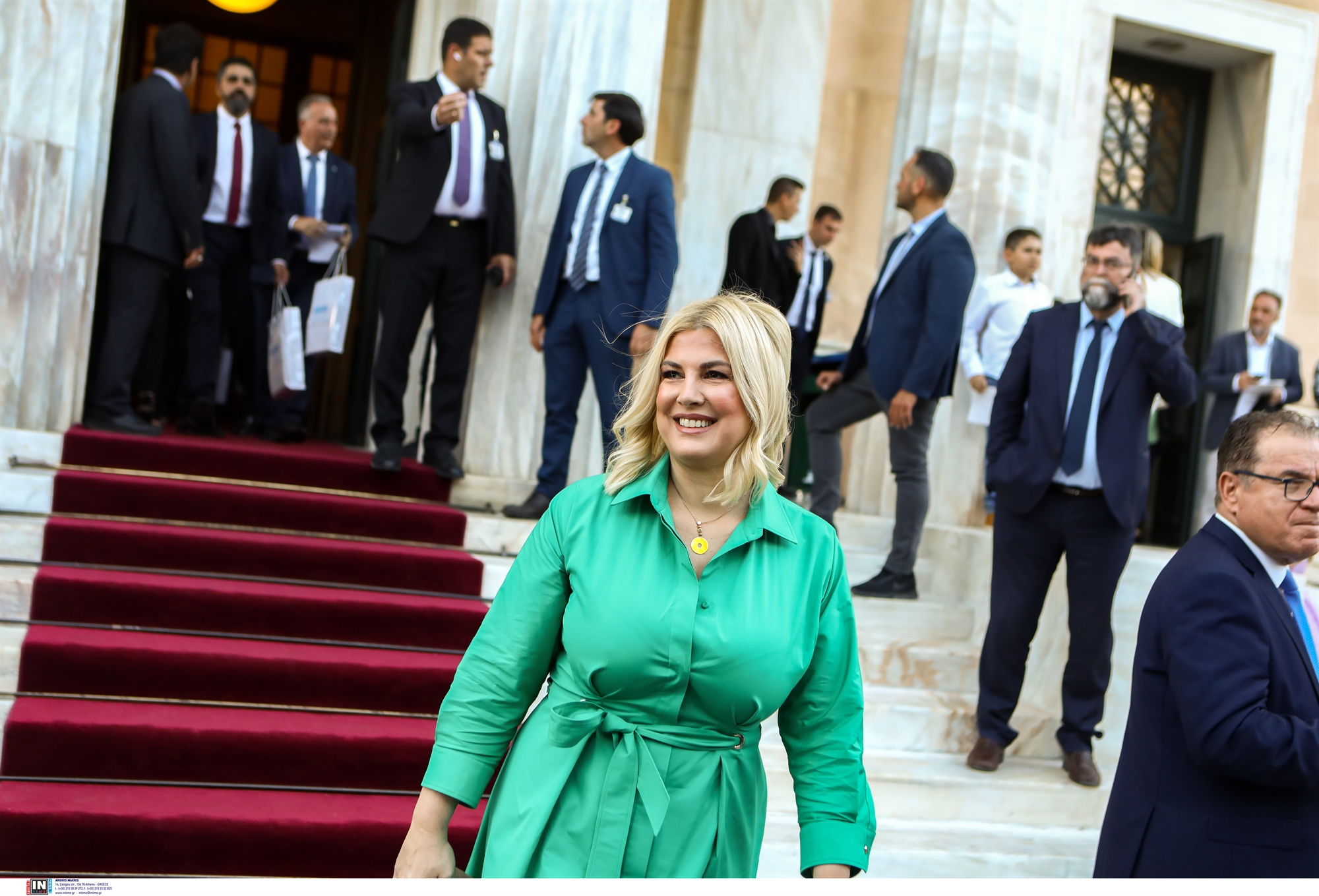 ράνια-θρασκιά-οταν-το-κόμμα-δίψασε-για-562452550