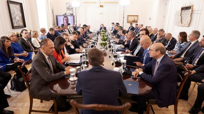 κυβέρνηση-στις-κάλπες-με-κοστολογημέ-562495189