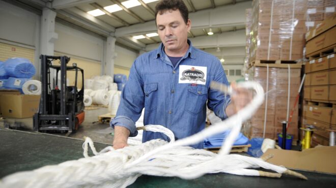 δένουν-τα-καράβια-για-τρεις-γενιές-562487428