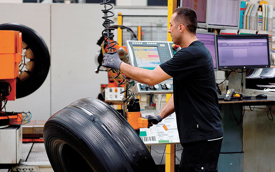 η-ευρωζώνη-δεν-κατάφερε-να-αποφύγει-τη-562461421