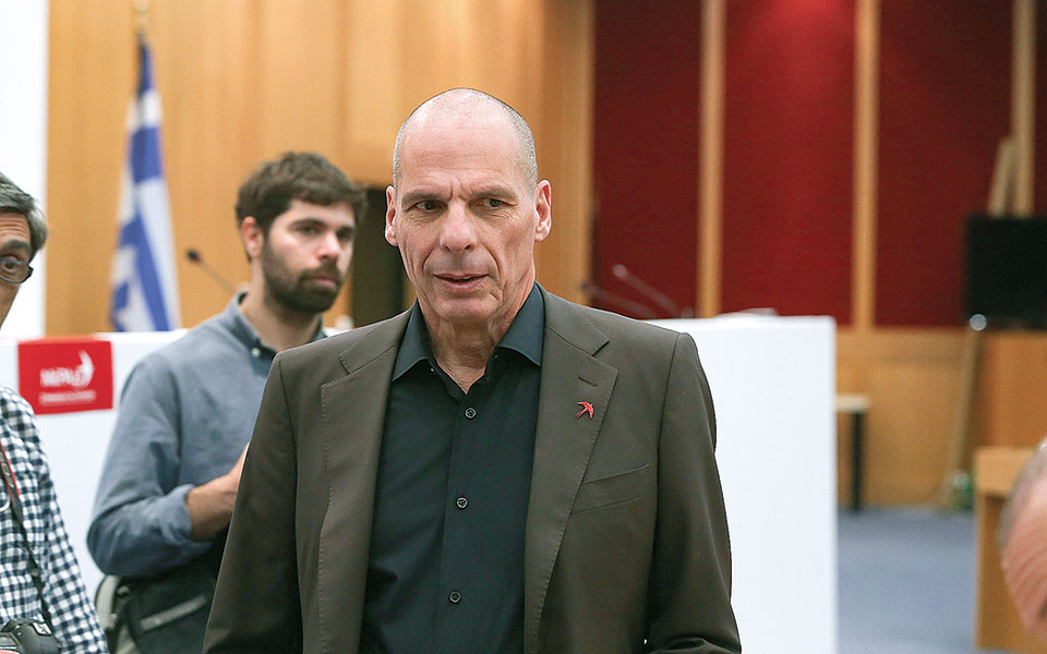 μάχη-επιβίωσης-για-βαρουφάκη-και-μέρα25-562464193