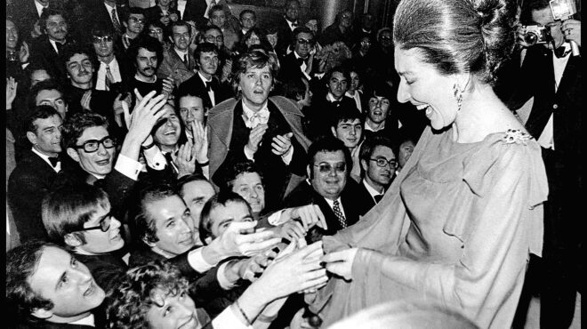 maria-by-callas-ενα-νέο-λεύκωμα-του-τομ-βολφ-562477135