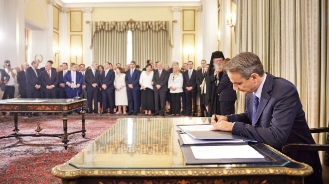 κυβέρνηση-οι-μπλε-φάκελοι-και-οι-έλεγχ-562493947