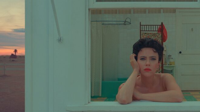 υπαρξιακή-σάτιρα-με-το-βλέμμα-στο-διάσ-562487998