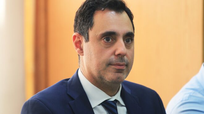 εκλογικά-δύο-στρατιώτες-στις-βρυξέλλ-562473199