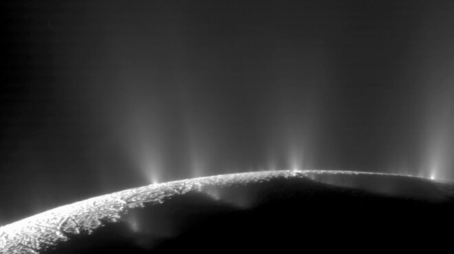 διάστημα-υπόγειος-ωκεανός-σε-φεγγάρι-562471948