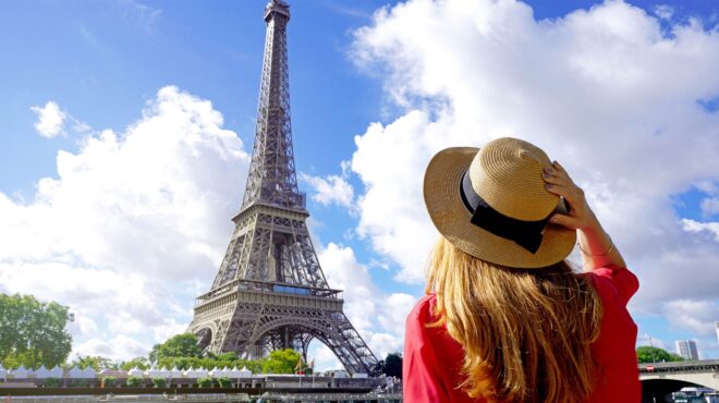 οι-νέοι-των-ηπα-ζουν-στην-ευρώπη-το-αμερ-562491994