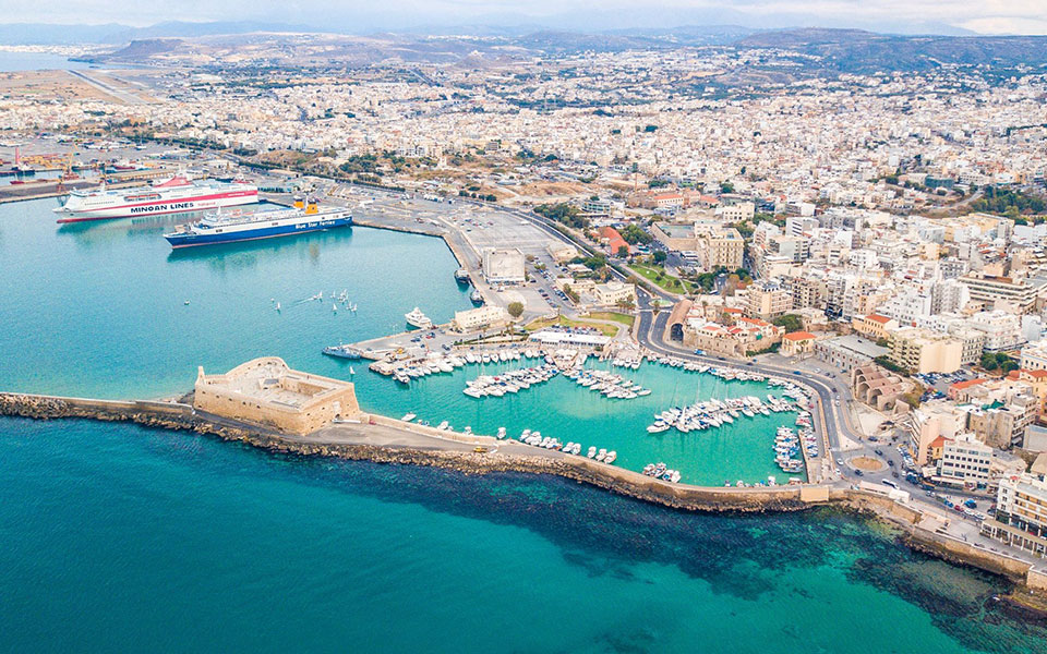 αργεί-η-παραχώρηση-του-λιμένα-ηρακλεί-562457737