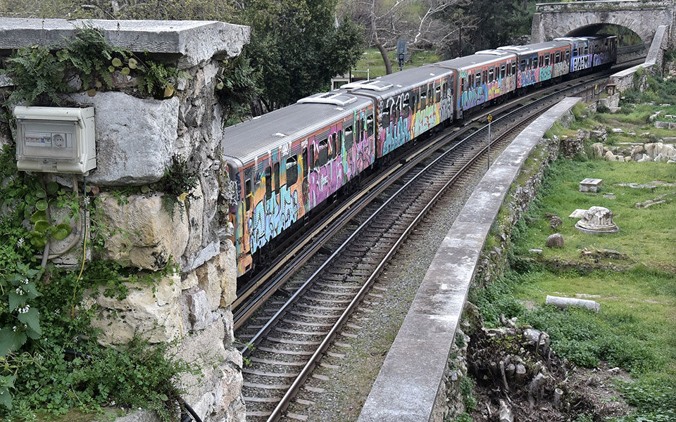 αποκατάσταση-κυκλοφορίας-στη-γραμμή-562455253
