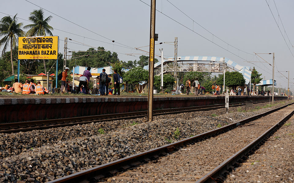 Ινδία – Σιδηροδρομικό δυστύχημα: Περισσότερες από 100 σοροί μένουν να αναγνωριστούν-3