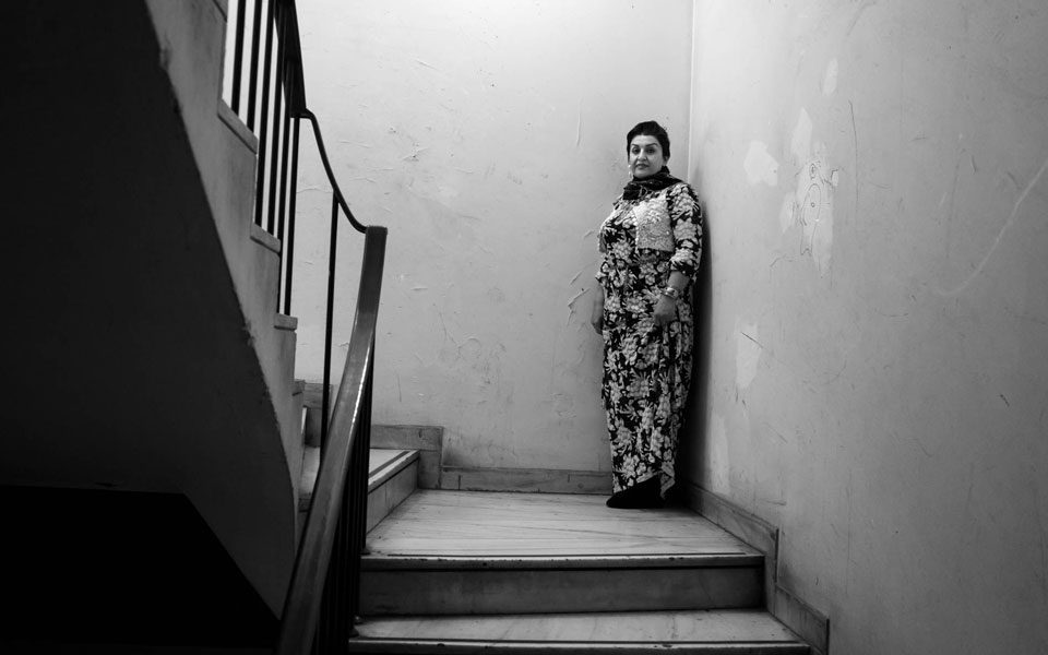 η-βία-κατά-των-γυναικών-μέσα-από-το-πρίσ-562460182