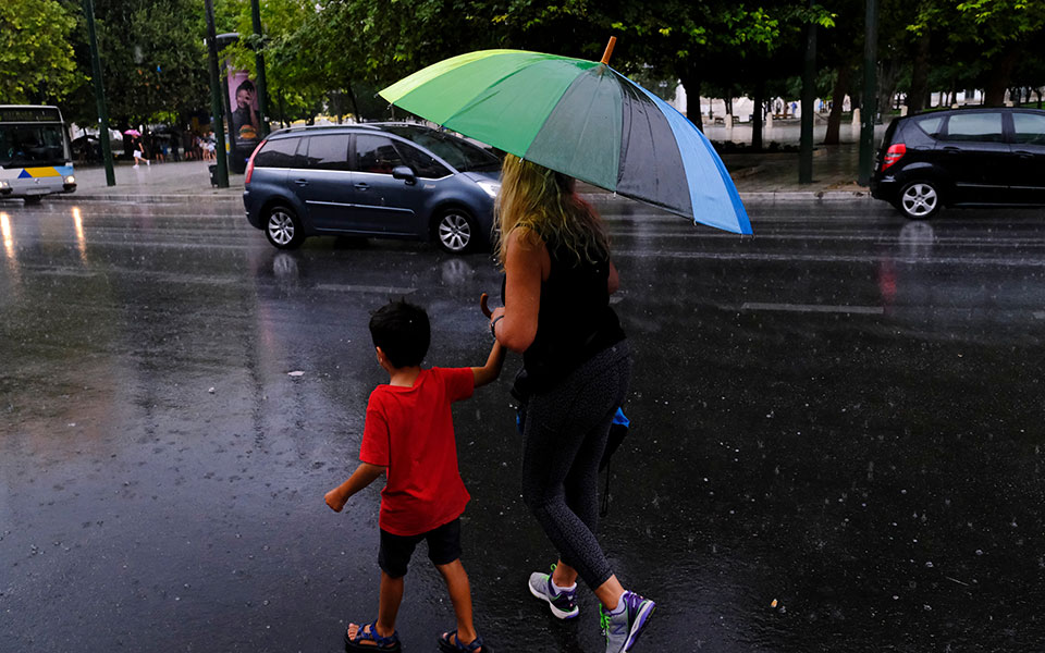 κακοκαιρία-πάνω-από-50-χιλιοστά-βροχής-562465093