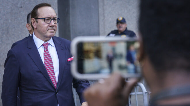 ξεκίνησε-η-δίκη-του-κέβιν-σπέισι-στο-λο-562494457