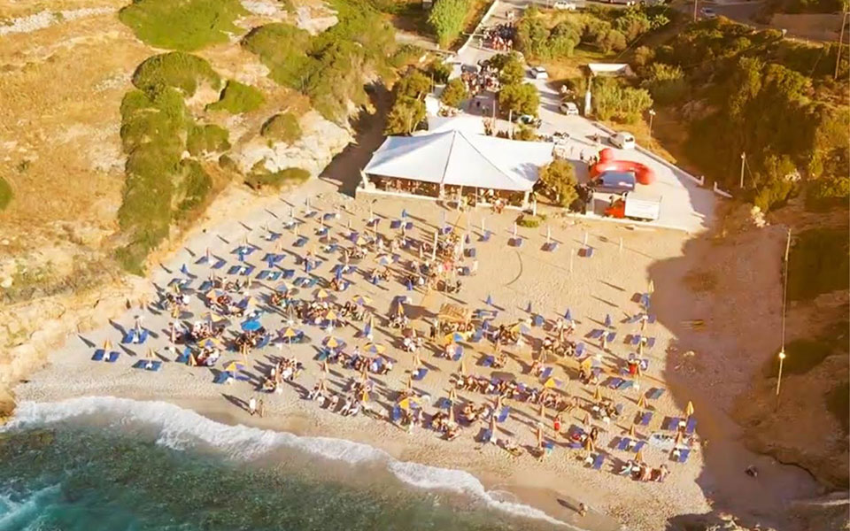 κρήτη-πάρτι-και-αυθαίρετα-σε-παραθαλά-562462051