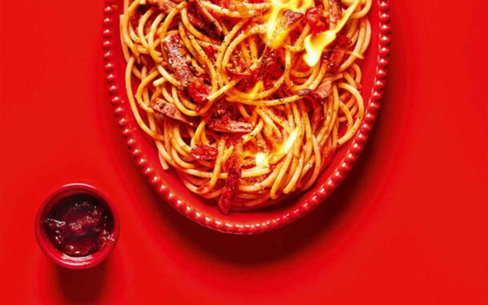 h-φλογερή-μακαρονάδα-αματριτσάνα-της-ρ-562464829